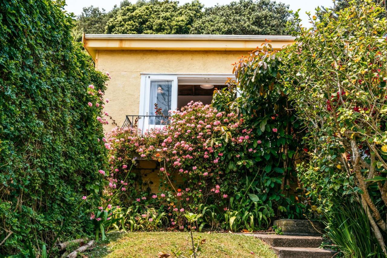 Sunshine Cottage By The Sea - Stay Waiheke Onetangi エクステリア 写真
